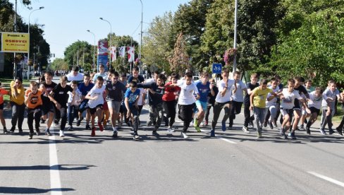 У КИКИНДИ ДАНАС ТРИ МАНИФЕСТАЦИЈЕ: „Трака за срећније детињство“, „Шкембе фест“ и  „Питијада“  (ФОТО)