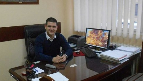 ПОТРЕСНА ИСПОВЕСТ ОЦА УБИЈЕНОГ НЕМАЊЕ: На гробу мог сина четири године спава пас који је био уз њега и у ноћи ликвидације! ПОТРЕСНА ИСПОВЕСТ ОЦА УБИЈЕНОГ НЕМАЊЕ: На гробу мог сина четири године спава пас који је био уз њега и у ноћи ликвидације!