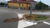 U BLIZINI JE I ŠKOLA: Saobraćajni znakovi na meti bahatih vozača u Pirotu U BLIZINI JE I ŠKOLA: Saobraćajni znakovi na meti bahatih vozača u Pirotu