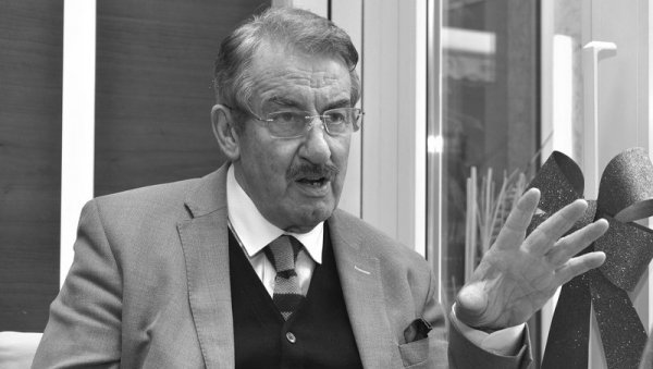 ОГЛАСИЛА СЕ НАША АМБАСАДА У ЛОНДОНУ: Бојси, увек ћеш бити у нашим срцима, Србија ће те се сећати (ФОТО) ОГЛАСИЛА СЕ НАША АМБАСАДА У ЛОНДОНУ: Бојси, увек ћеш бити у нашим срцима, Србија ће те се сећати (ФОТО)