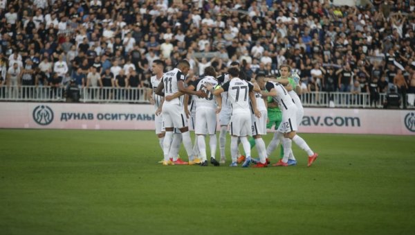 ПАРТИЗАН ВОДИ У 165. ВЕЧИТОМ ДЕРБИЈУ: Погледајте мајсторију Натха после које је Борјан био немоћан (ВИДЕО) ПАРТИЗАН ВОДИ У 165. ВЕЧИТОМ ДЕРБИЈУ: Погледајте мајсторију Натха после које је Борјан био немоћан (ВИДЕО)