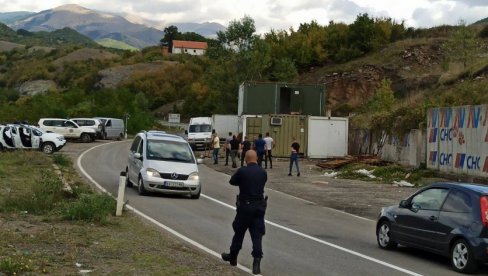 ПРИШТИНА СРБИМА СКИДА ТАБЛИЦЕ?! Опасна дестабилизација прилика на Косову и Метохији уочи доласка изасланика Европске уније ПРИШТИНА СРБИМА СКИДА ТАБЛИЦЕ?! Опасна дестабилизација прилика на Косову и Метохији уочи доласка изасланика Европске уније