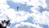 ПОВЕЋАВА СЕ БРОЈ ОКУПЉЕНИХ СРБА НА ЈАРИЊУ: Хеликоптери Кфора надгледају ситуацију ПОВЕЋАВА СЕ БРОЈ ОКУПЉЕНИХ СРБА НА ЈАРИЊУ: Хеликоптери Кфора надгледају ситуацију