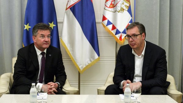 УСКОРО ЋУ ОБАВЕСТИТИ ЈАВНОСТ: Завршен састанак Вучића и Лајчака, тема ситуација на Косову и Метохији УСКОРО ЋУ ОБАВЕСТИТИ ЈАВНОСТ: Завршен састанак Вучића и Лајчака, тема ситуација на Косову и Метохији
