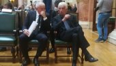 ВЕЛИКА ИМЕНА НАШЕ КОШАРКЕ СЕ ОПРОСТИЛА ОД ДУДЕ: Ево ко је све дошао на комеморацију Душана Ивковића (ФОТО)