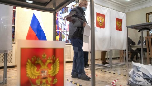 POČELO GLASANJE NA PREDSEDNIČKIM IZBORIMA U RUSIJI: Poznato kada će CIK saopštiti preliminarne rezultate (FOTO)