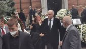 ŽELJKOVO POSLEDNJE ZBOGOM DUDI: Obradović sa suprugom Vesnom došao da se oprosti od kuma (FOTO)
