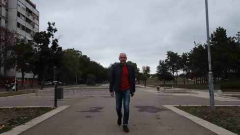 GRADONAČELNIK ŠETAO NA NOVOM BEOGRADU: Pešačenje pozitivno deluje na zdravlje sugrađana GRADONAČELNIK ŠETAO NA NOVOM BEOGRADU: Pešačenje pozitivno deluje na zdravlje sugrađana
