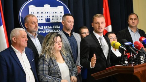 GLADIJATORSKO KLANJE DO SMRTI: Burno u Banjaluci - Oni koji ne dođu na sednicu neće dobiti platu GLADIJATORSKO KLANJE DO SMRTI: Burno u Banjaluci - Oni koji ne dođu na sednicu neće dobiti platu