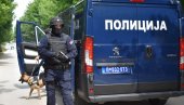 ОТМИЦА У ПОЖАРЕВЦУ: Увукао у кола супругу и њену сестру (16), па их одвезао у Београд ОТМИЦА У ПОЖАРЕВЦУ: Увукао у кола супругу и њену сестру (16), па их одвезао у Београд