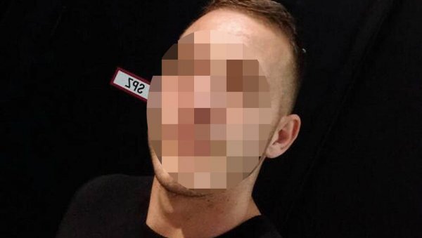 НАПАДАЧУ ИЗ ЛАСТИНОГ АУТОБУСА ОДРЕЂЕН ПРИТВОР: Фахрудин Кахровић се бранио ћутањем НАПАДАЧУ ИЗ ЛАСТИНОГ АУТОБУСА ОДРЕЂЕН ПРИТВОР: Фахрудин Кахровић се бранио ћутањем