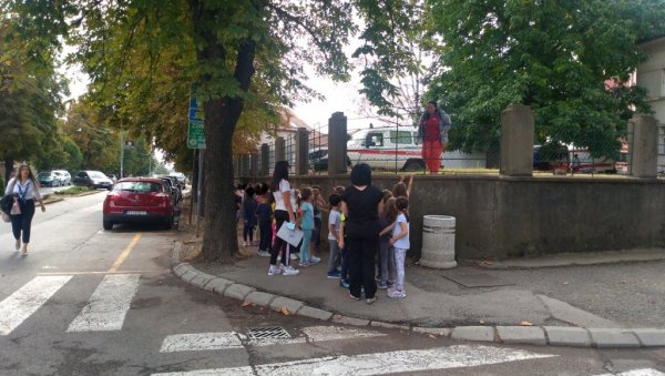 У ИЗОЛАЦИЈИ ВАСПИТАЧИ, АЛИ И ДЕЦА: Корона у Дечјој установи „Чика Јова Змај” у Пироту У ИЗОЛАЦИЈИ ВАСПИТАЧИ, АЛИ И ДЕЦА: Корона у Дечјој установи „Чика Јова Змај” у Пироту