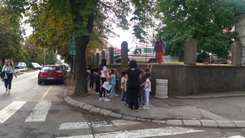 U IZOLACIJI VASPITAČI, ALI I DECA: Korona u Dečjoj ustanovi „Čika Jova Zmaj” u Pirotu U IZOLACIJI VASPITAČI, ALI I DECA: Korona u Dečjoj ustanovi „Čika Jova Zmaj” u Pirotu