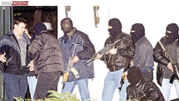 ФЕЉТОН - ТИЊАЈУЋИ СУКОБИ УНУТАР ДОС: Оптужбе да је војска спречила хапшење Милошевића ФЕЉТОН - ТИЊАЈУЋИ СУКОБИ УНУТАР ДОС: Оптужбе да је војска спречила хапшење Милошевића