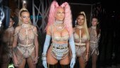 DIVA U LANCIMA: Jelena Karleuša zaljuljala splav Port