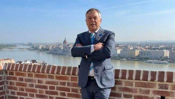 СЛАВЉА У НИЗУ: Новица Тончев заређао са прославама СЛАВЉА У НИЗУ: Новица Тончев заређао са прославама