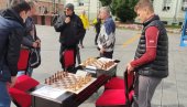 ЕВРОПСКА НЕДЕЉА СПОРТА У ЗРЕЊАНИНУ: И олимпијци испред градске куће (ФОТО) ЕВРОПСКА НЕДЕЉА СПОРТА У ЗРЕЊАНИНУ: И олимпијци испред градске куће (ФОТО)