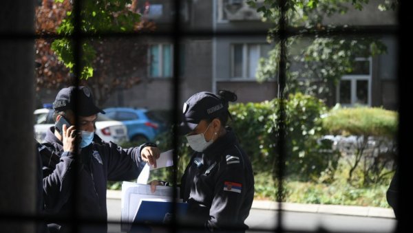 ПРИТУЖБЕ ПОСЛАЛО 5.143 ЉУДИ: Ево како да грађани надокнаде штету коју направе извршитељи ПРИТУЖБЕ ПОСЛАЛО 5.143 ЉУДИ: Ево како да грађани надокнаде штету коју направе извршитељи