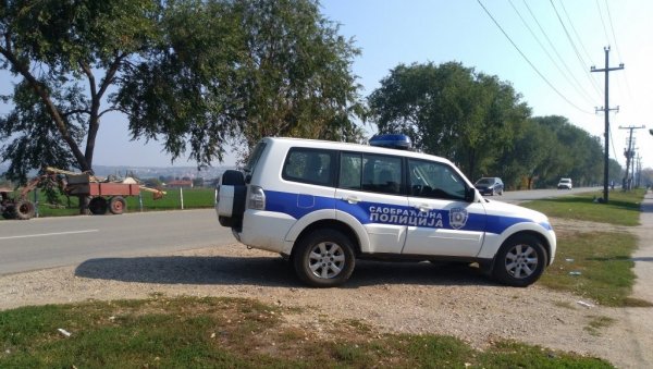САОБРАЋАЈНА НЕСРЕЋА КОД ПЕТРОВЦА НА МЛАВИ: Аутомобилом ударио пешака, несрећни човек издахнуо у болници САОБРАЋАЈНА НЕСРЕЋА КОД ПЕТРОВЦА НА МЛАВИ: Аутомобилом ударио пешака, несрећни човек издахнуо у болници