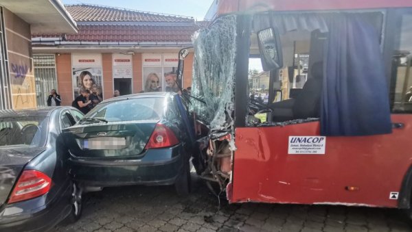 ПРИТВОР ЗА ВОЗАЧА АУТОБУСА: Треће тужилаштво одредило задржавање Х.Д. (72) који је са аутобусом улетео у парк ПРИТВОР ЗА ВОЗАЧА АУТОБУСА: Треће тужилаштво одредило задржавање Х.Д. (72) који је са аутобусом улетео у парк