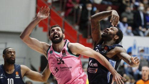 ŠTA SE DESILO SA MIROTIĆEM? Čović otkrio: Zvezda ga je htela, a onda se javio Partizan ŠTA SE DESILO SA MIROTIĆEM? Čović otkrio: Zvezda ga je htela, a onda se javio Partizan
