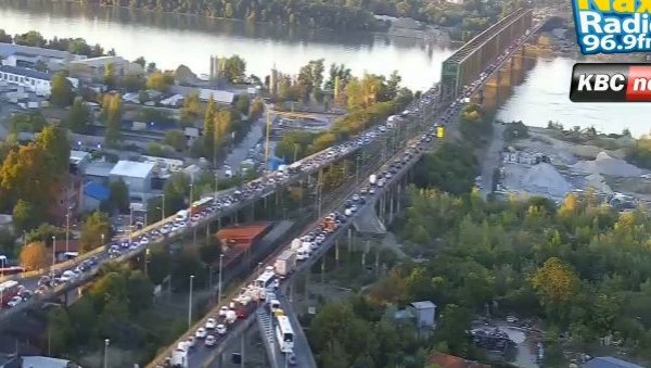 ЛАНЧАНИ СУДАР НА ПАНЧЕВЦУ: У саобраћајној несрећи учествовало пет возила ЛАНЧАНИ СУДАР НА ПАНЧЕВЦУ: У саобраћајној несрећи учествовало пет возила