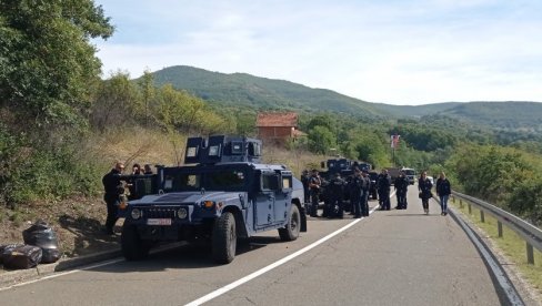УДАР ПРИШТИНЕ НА СРБЕ И ЗБОГ ИСТИНЕ О РАЧКУ: Због шаке гласова Курти изазива тензије вршљањем специјалаца РОСУ по северу КиМ УДАР ПРИШТИНЕ НА СРБЕ И ЗБОГ ИСТИНЕ О РАЧКУ: Због шаке гласова Курти изазива тензије вршљањем специјалаца РОСУ по северу КиМ