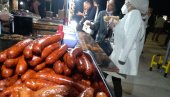 ПОТЕКЛО ПИВО ИЗ ФЕСТИВАЛСКОГ БУРЕТА: Почео шести по реду Новосадски Октоберфест ПОТЕКЛО ПИВО ИЗ ФЕСТИВАЛСКОГ БУРЕТА: Почео шести по реду Новосадски Октоберфест