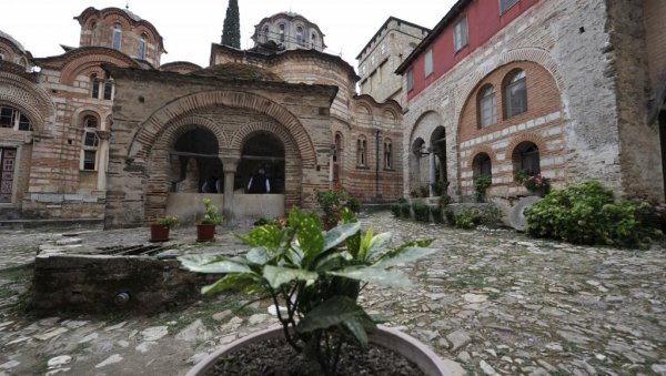 ПОСЛЕ ПОЖАРА, АЛАРМ ЗА ДУШАНОВ БАРЈАК: Репортер Новости на Хиландару, где се приводи крају реконструкција (ФОТО) ПОСЛЕ ПОЖАРА, АЛАРМ ЗА ДУШАНОВ БАРЈАК: Репортер Новости на Хиландару, где се приводи крају реконструкција (ФОТО)