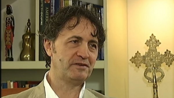 КО ЈЕ БИО ДОКТОР ЦОЛИЋ: Почасни конзул, светски путник и признати стручњак естетске хирургије КО ЈЕ БИО ДОКТОР ЦОЛИЋ: Почасни конзул, светски путник и признати стручњак естетске хирургије