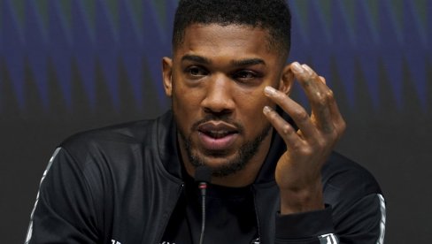 СВЕТ СПОРТА У ШОКУ! Ентони Џошуа доживео тешку саобраћајну несрећу, две особе мртве