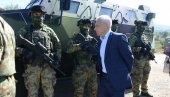 ВОЈНИ ВРХ У КАСАРНИ СТЕФАН НЕМАЊА: Амбасадор Боцан Харченко данас на Јарињу (ФОТО) ВОЈНИ ВРХ У КАСАРНИ СТЕФАН НЕМАЊА: Амбасадор Боцан Харченко данас на Јарињу (ФОТО)