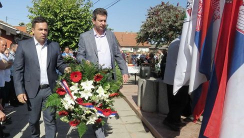 СПОМЕН НА СТРАДАЊЕ: Почаст жртвама Крвавог марша и у Јарку СПОМЕН НА СТРАДАЊЕ: Почаст жртвама Крвавог марша и у Јарку