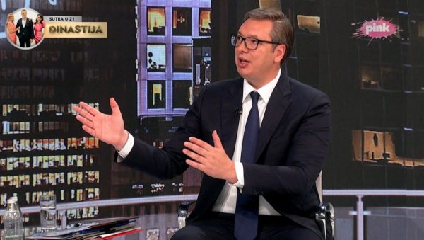 ВУЧИЋ НАЈАВИО ПОВЕЋАЊЕ ПЛАТА: Фантастичне вести - Пензионерима стиже још новца! ВУЧИЋ НАЈАВИО ПОВЕЋАЊЕ ПЛАТА: Фантастичне вести - Пензионерима стиже још новца!