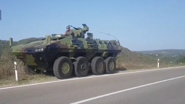 ВОЈСКА СРБИЈЕ СА ЧЕТИРИ ОКЛОПНА ВОЗИЛА КОД ЈАРИЊА: Срби и даље на барикадама, Росу се не повлачи (ВИДЕО) ВОЈСКА СРБИЈЕ СА ЧЕТИРИ ОКЛОПНА ВОЗИЛА КОД ЈАРИЊА: Срби и даље на барикадама, Росу се не повлачи (ВИДЕО)