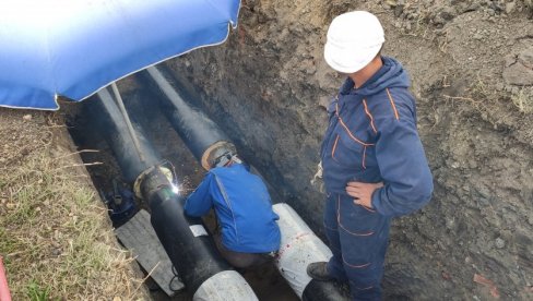 ФИНАЛИЗАЦИЈА РАДОВА: Постављене топловодне цеви у Зрењанину ФИНАЛИЗАЦИЈА РАДОВА: Постављене топловодне цеви у Зрењанину