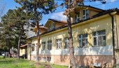 PREMINULA JOŠ TRI PACIJENTA: U vranjskim kovid bolnicama 109 osoba sa upalom pluća PREMINULA JOŠ TRI PACIJENTA: U vranjskim kovid bolnicama 109 osoba sa upalom pluća