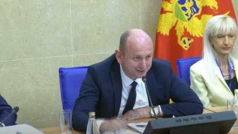 VLADA SLOBODNO MOŽE DA OTVORI ONLYFANS: Knežević otkrio da bar pet ministara drhti zbog video-snimaka