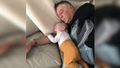 ВИКЕНД ЗА УНУКЕ: Новица Тончев нема дилему како да искористи слободне тренутке ВИКЕНД ЗА УНУКЕ: Новица Тончев нема дилему како да искористи слободне тренутке