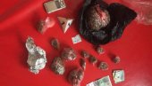HAPŠENJE U MAKEDONSKOJ ULICI: Pronađeno 350 grama marihuane HAPŠENJE U MAKEDONSKOJ ULICI: Pronađeno 350 grama marihuane