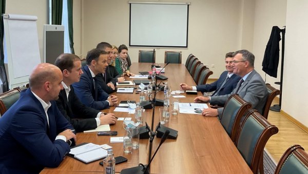 О ЕКОНОМСКОЈ САРАДЊИ: Министар финансија разговарао са амбасадором Словеније О ЕКОНОМСКОЈ САРАДЊИ: Министар финансија разговарао са амбасадором Словеније