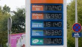 PUN REZERVOAR SKORO 700 DINARA VIŠE: Skok cena goriva u svetu preliva se i kod nas PUN REZERVOAR SKORO 700 DINARA VIŠE: Skok cena goriva u svetu preliva se i kod nas