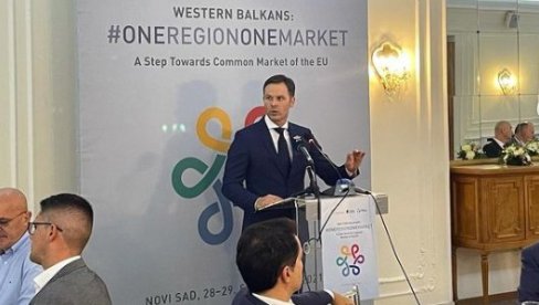 МИНИСТАР МАЛИ НА ВАЖНОЈ КОНФЕРЕНИЦИЈИ: Важно је да развијамо снажнију економску и трговинску сарадњу као регион, да будемо још јачи! МИНИСТАР МАЛИ НА ВАЖНОЈ КОНФЕРЕНИЦИЈИ: Важно је да развијамо снажнију економску и трговинску сарадњу као регион, да будемо још јачи!