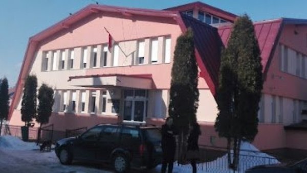 СУДИЈА ВУЧКОВИЋ НЕ НОСИ НАНОГВИЦУ: Основни суд у Сјеници о информацији да њихов колега дели правду под надзором СУДИЈА ВУЧКОВИЋ НЕ НОСИ НАНОГВИЦУ: Основни суд у Сјеници о информацији да њихов колега дели правду под надзором