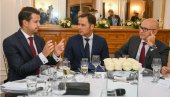ЗА БОЉУ РЕГИОНАЛНУ САРАДЊУ: Министар Мали на радној вечери у Новом Саду (ФОТО) ЗА БОЉУ РЕГИОНАЛНУ САРАДЊУ: Министар Мали на радној вечери у Новом Саду (ФОТО)