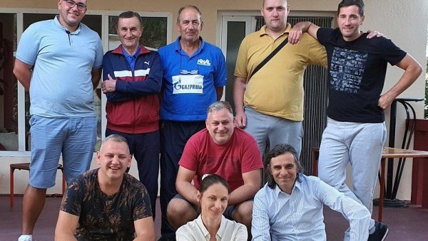 УДРУЖУЈУ СЕ СЛОВЕНЦИ У ЈУЖНОМ БАНАТУ: Формирана подружница „Логарске долине“ у Великој Греди УДРУЖУЈУ СЕ СЛОВЕНЦИ У ЈУЖНОМ БАНАТУ: Формирана подружница „Логарске долине“ у Великој Греди