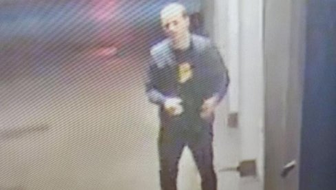 SNIMAK DIVLJAŠTVA: Sin Bore Novakovića pijan upada u prostorije SNS-a i demolira ih (VIDEO) SNIMAK DIVLJAŠTVA: Sin Bore Novakovića pijan upada u prostorije SNS-a i demolira ih (VIDEO)