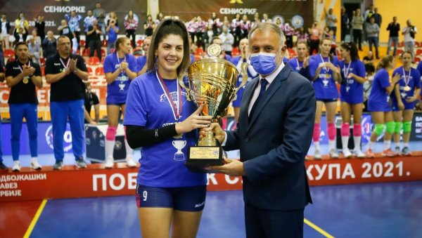 СУПЕР КУП ОСТАО НА ЛАЈКОВАЧКОЈ ПРУЗИ! Први тријумф одбојкашица Железничара у новој сезони СУПЕР КУП ОСТАО НА ЛАЈКОВАЧКОЈ ПРУЗИ! Први тријумф одбојкашица Железничара у новој сезони