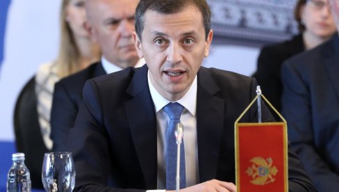 (NE)VIĐENI SEMINARI: Specijalno tužilaštvo istražuje poslove bivšeg ministra Predraga Boškovića (NE)VIĐENI SEMINARI: Specijalno tužilaštvo istražuje poslove bivšeg ministra Predraga Boškovića