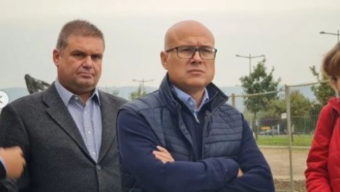VUČEVIĆ OBIŠAO RADOVE: Unapređenje Novog Sada, koga toliko volim, istinska privilegija u kojoj samo retki imaju sreću da učestvuju VUČEVIĆ OBIŠAO RADOVE: Unapređenje Novog Sada, koga toliko volim, istinska privilegija u kojoj samo retki imaju sreću da učestvuju
